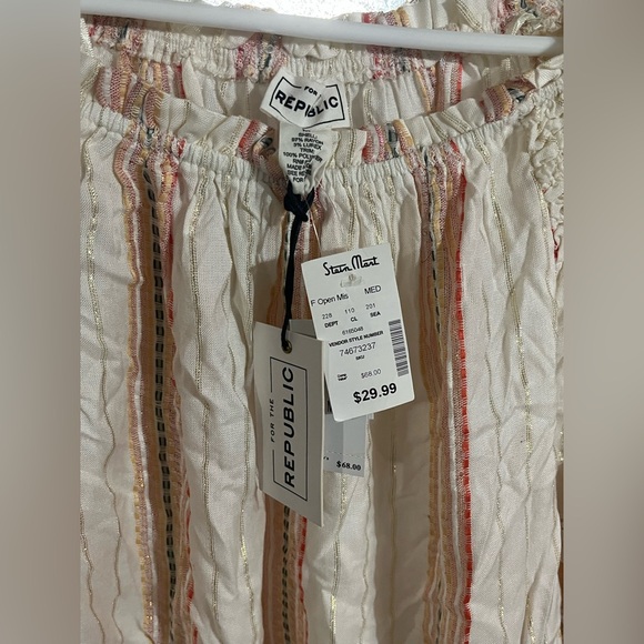 Brand new off should blouse. With tags! - Picture 4 of 5